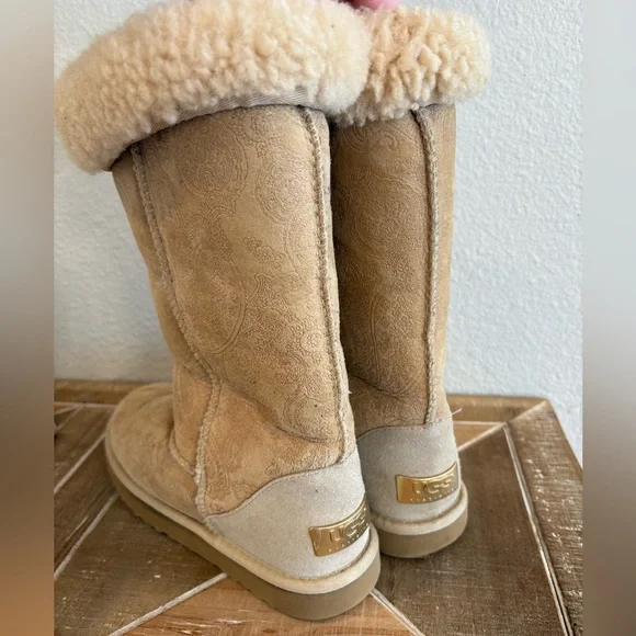 UGG Australia Tall Boots Paisley Embossed Women Size 6 AS IS - Picture 2 of 8